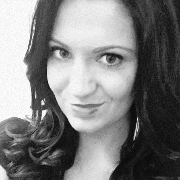sara-ghazaii-bw_2-crop