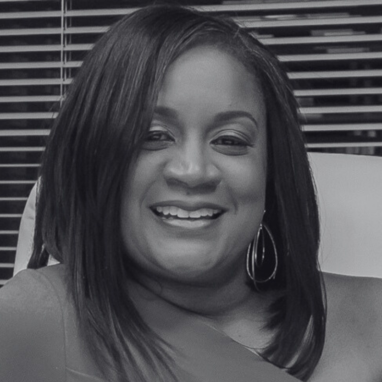 Headshot of Alexis Davis Smith